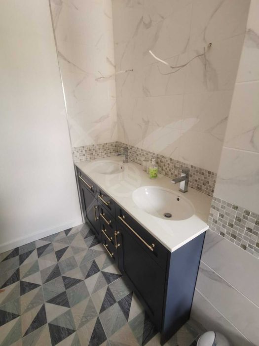 Продава се Къща в Пловдив, Остромила - 320 кв.м за 1500 €/кв.м - Снимка #12