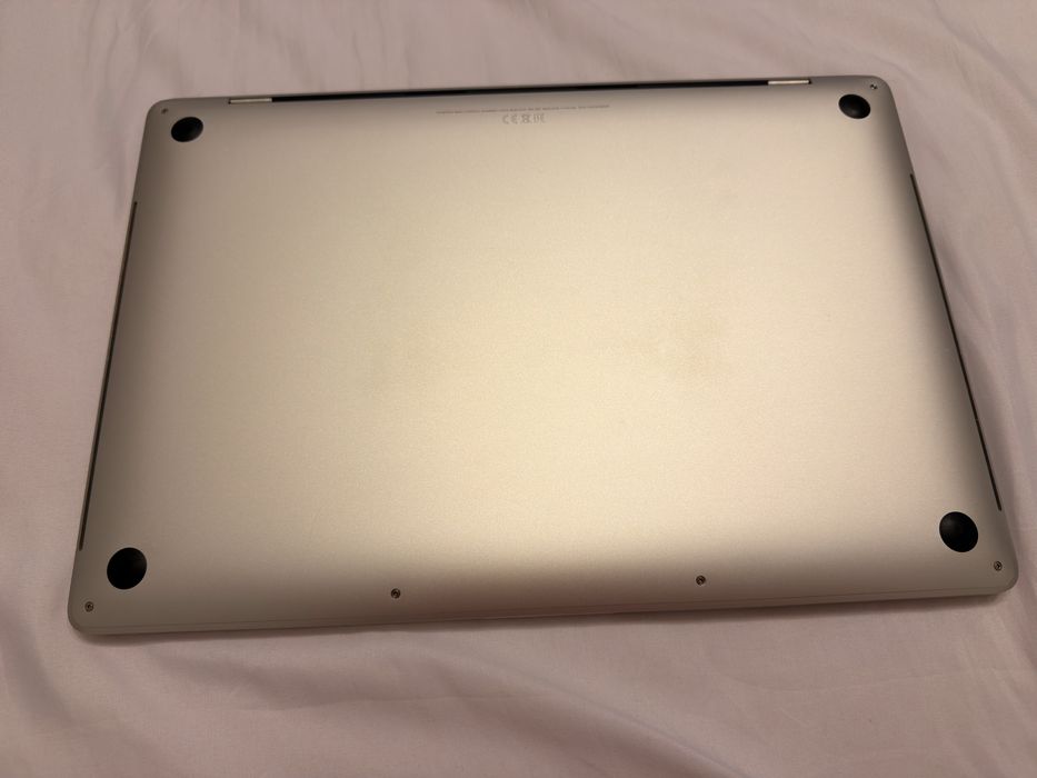 MacBook Pro 16" (2019) / Core i7 / 16GB RAM / почистван в сервиз