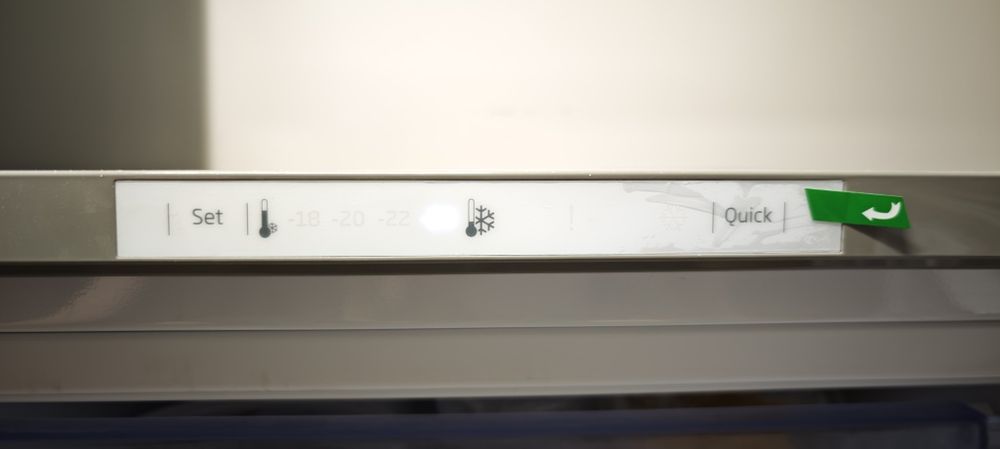 Морозильник вертикальный BEKO