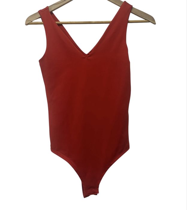 Body roșu, 80 cm circumferință, mărimea XS, fara defecte