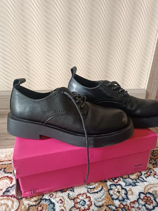 Продам женские туфли