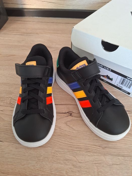 ADIDAS Обувки Grand Court Lifestyle Court
ЧИСТО НОВИ,БЕЗ ЗАБЕЛЕЖКА.
За по тясно детско краче са.На моето дете са тесни.
Номер 28 
Цена 18 евро