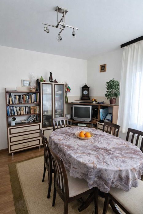 Къща на 30км от Русе и Разград