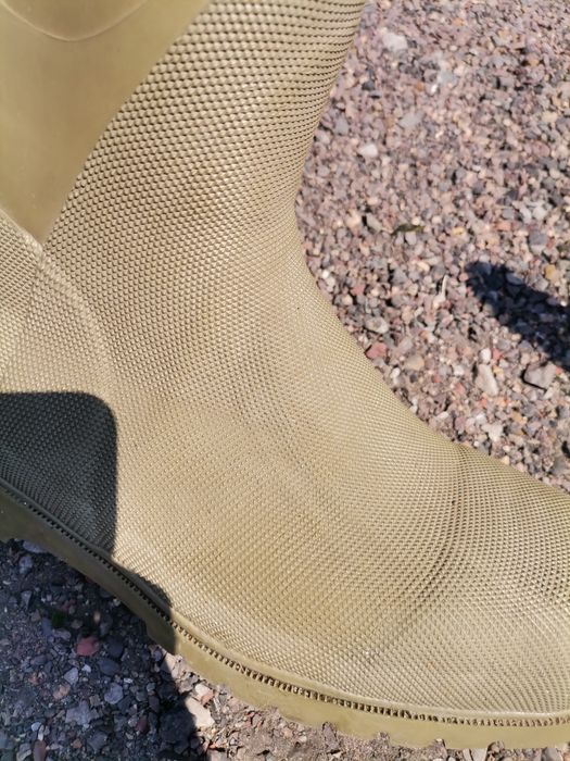 Резиновые сапоги