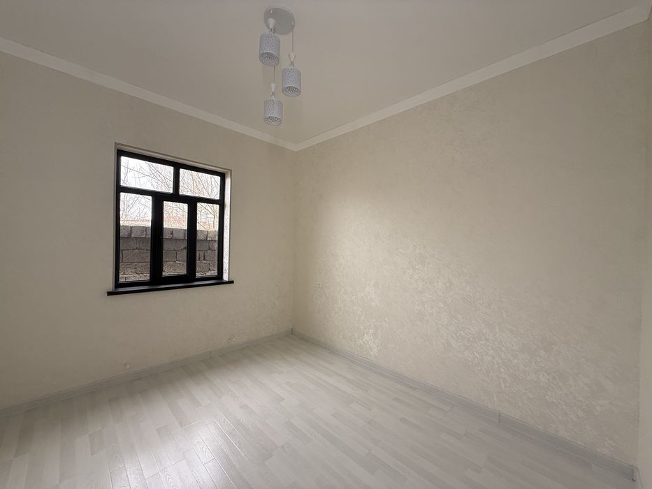 Срочно продается 2 сотх 4 хона Жданов