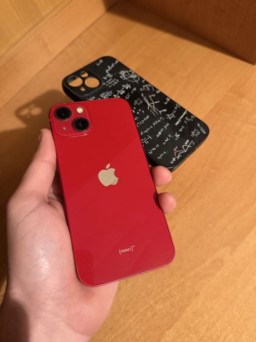 Vand iPhone 13 Red impecabil 128 GB