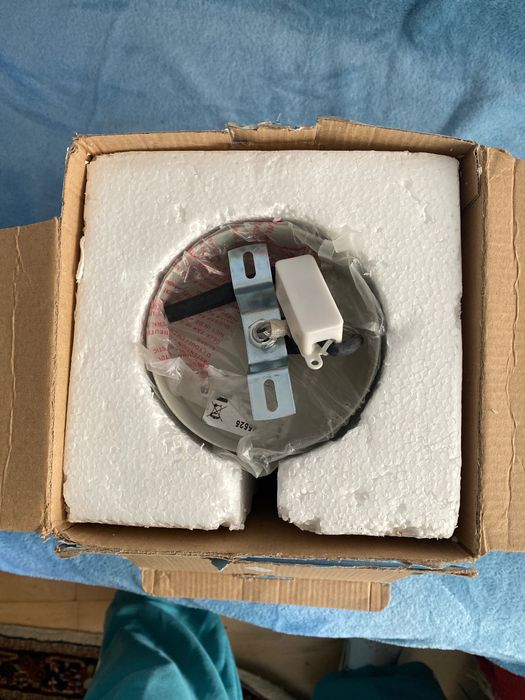 Eglo лампа нова 30€