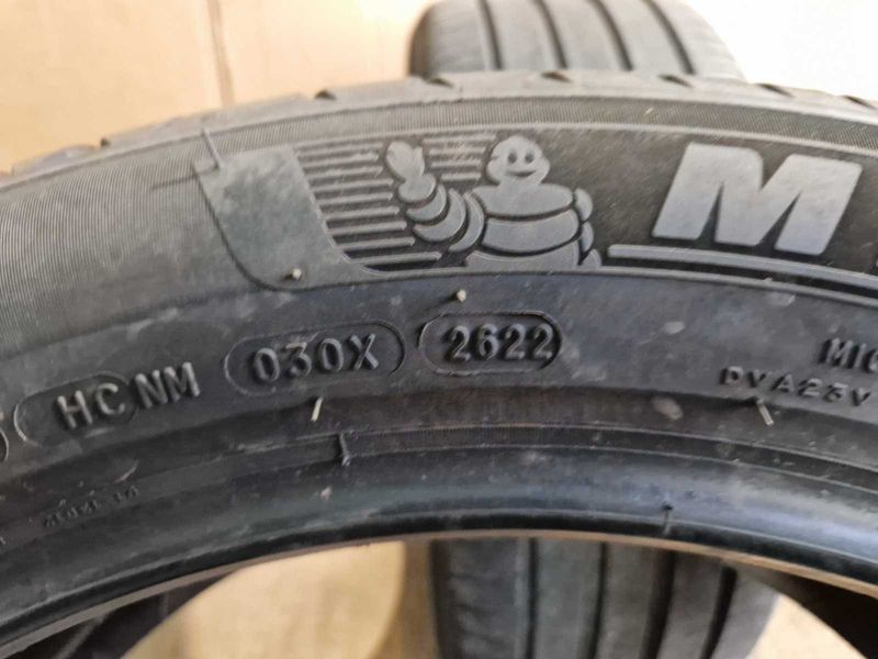 2 Michelin R19 235/50
летни гуми DOT2622