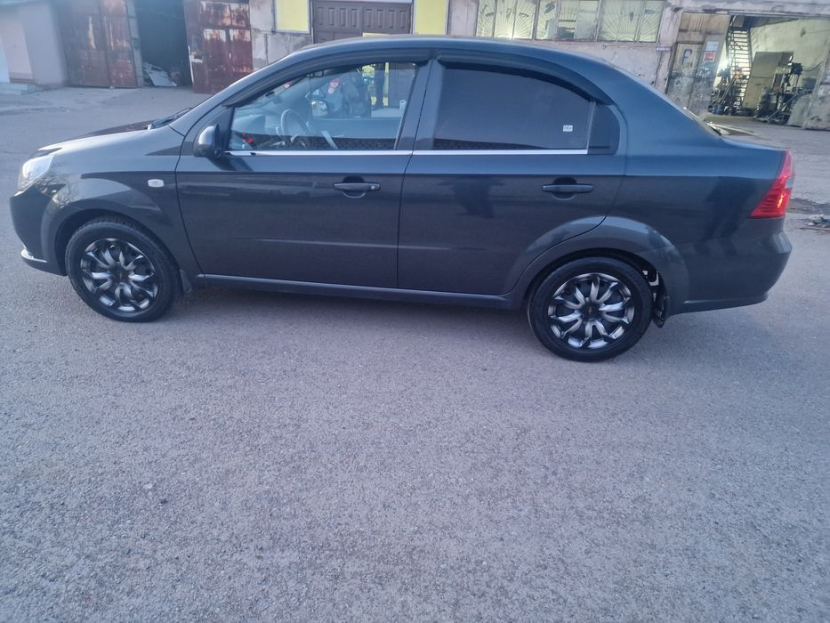 Нексия 3  мокрий асфалт