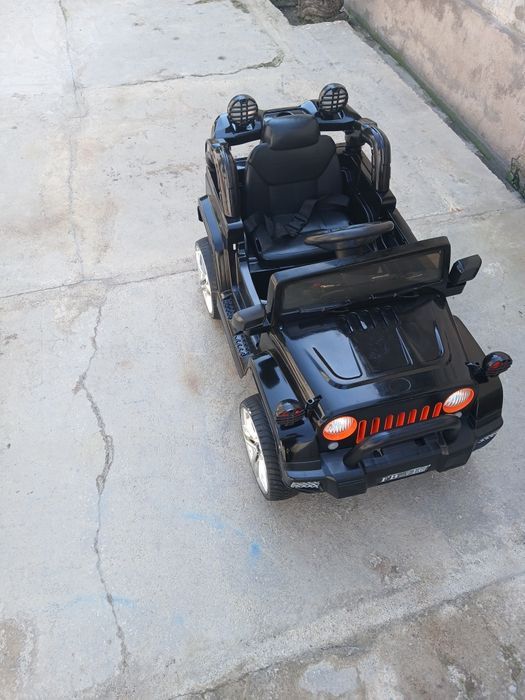 Продаётся детская автомобил в хорошем состоянии