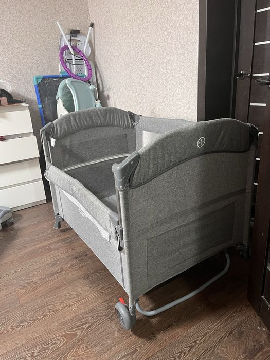 Кроватка - манеж