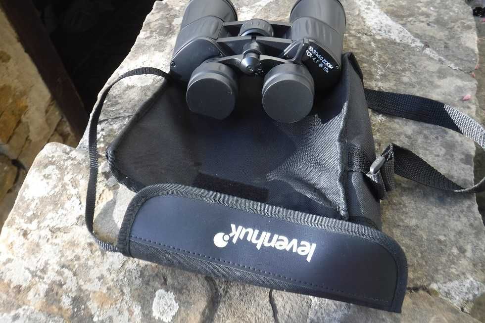 Бинокъл Levenhuk Atom 10–30x50