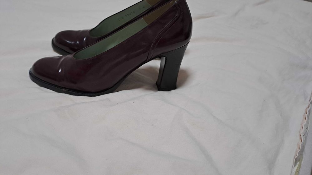 Дамски обувки номер 37