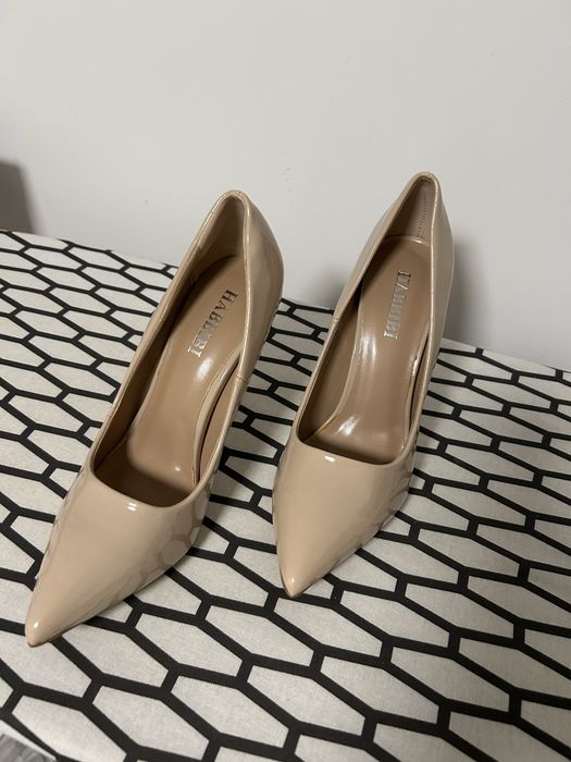 Pantofi cu toc stiletto lac crem bej piele ecologica