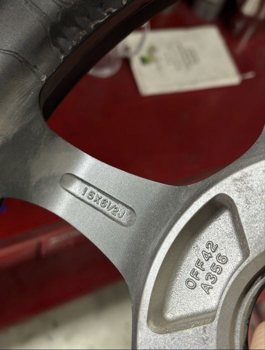 Продам диски R15 в идиальном состоянии не китай с шинами новыми