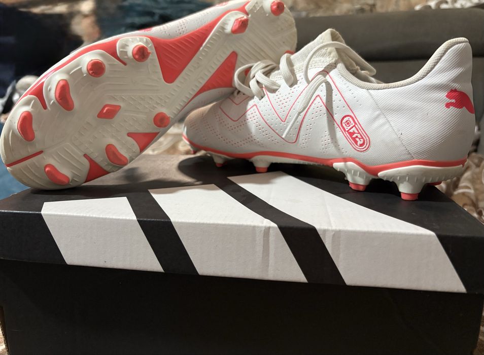 Ghete fotbal puma, alb