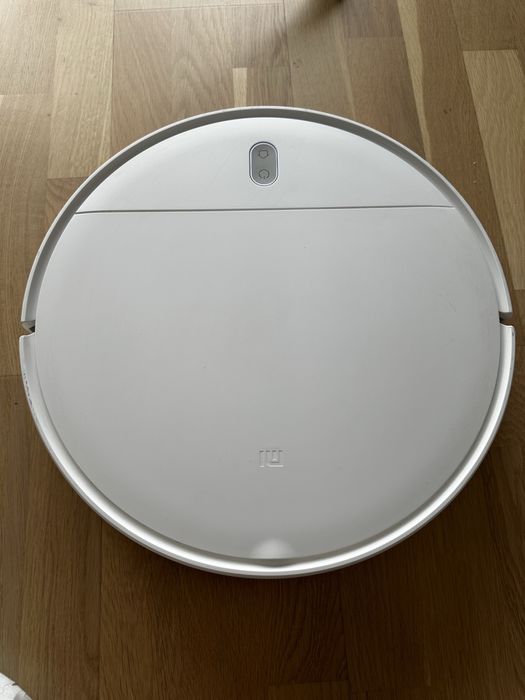 Xiaomi Mi Robot Vacuum-Mop Essential