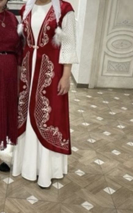 Қазақша көйлек жәкетімен двойка