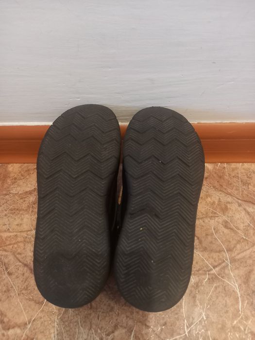 Продам детские  туфли