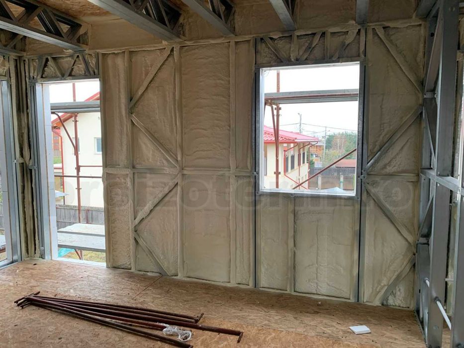 Izolare / izolatii cu  spuma poliuretanica si poliurea