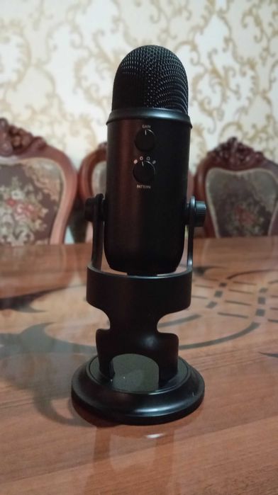Профессиональный микрофон blue yeti