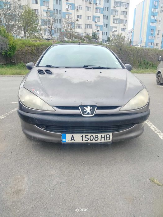 Продавам Пежо 206