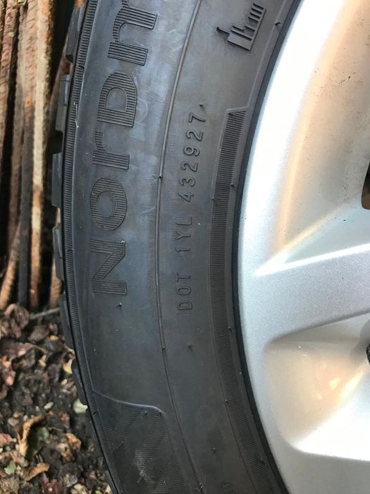 Vând 4 anvelope de iarnă NORDMAN-Finlanda 2023,puțin rulate.