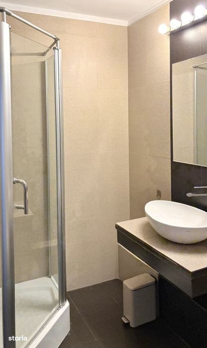 Apartament vedere spate, zona Calea Moșilor - intersecție cu Eminescu