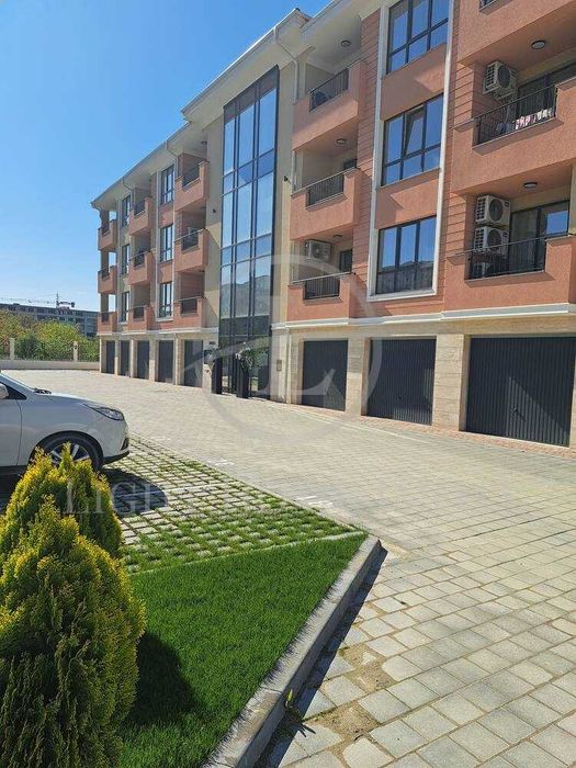 Продава се Двустаен апартамент в Пловдив, Остромила - 67 кв.м за 1627 €/кв.м - Снимка #8