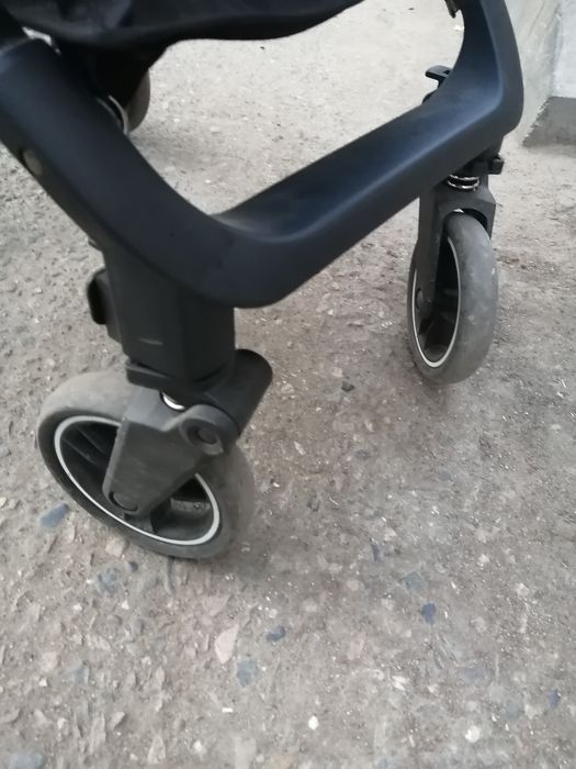 Продам детскую прогулочную коляску