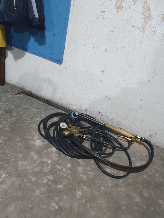 Продавам професионален резак Харис