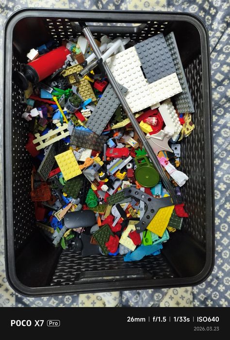 Продам коробку лего