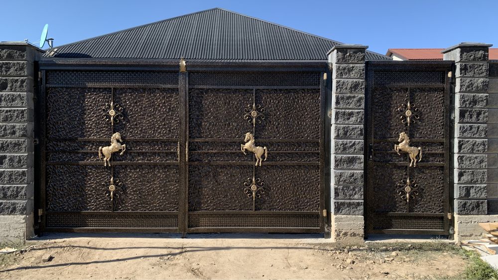 Ворота. Ворота в Алматы.