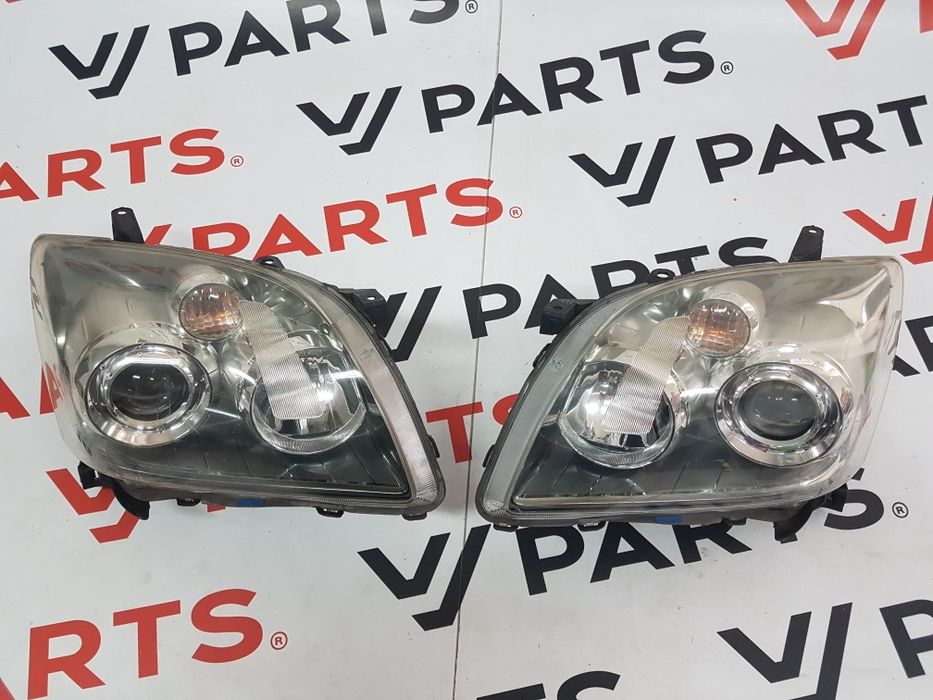 Toyota Avensis T25 sedan фарове стоп ГНП кори патерица