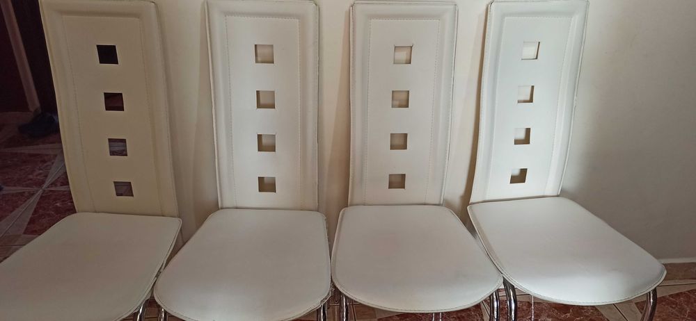 Scaune pentru retapitare sau folosire cu husa 100 lei bucata