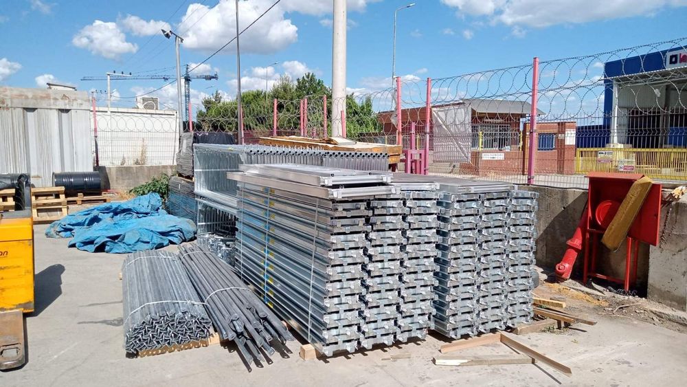 Продавам най-качественото чисто ново фасадно рамково скеле