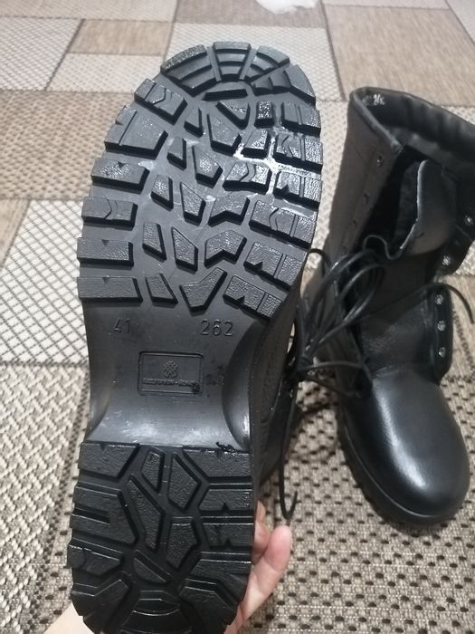 Берцы черного цвета