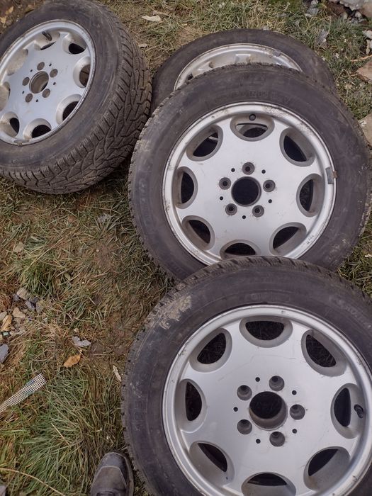 Продавам 15 цола джанти със зимни гуми Kormoran 5х112 за Мерцедес