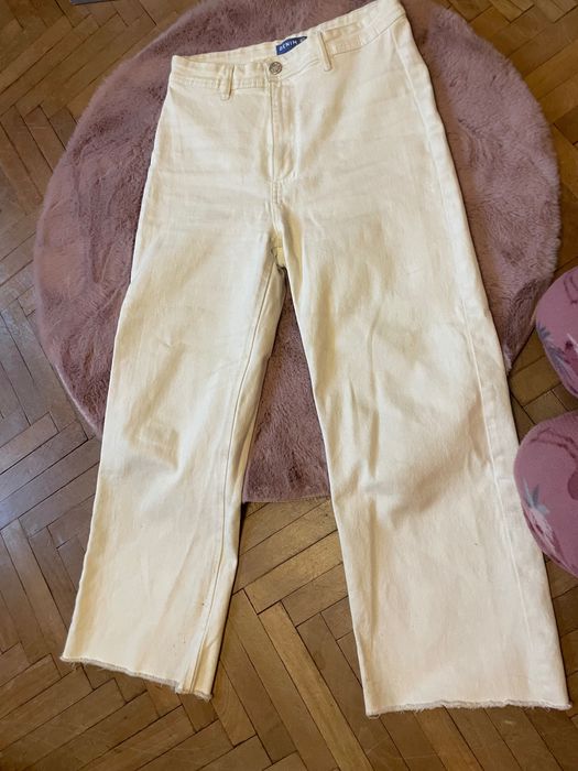 Розови и бели дънки от Sinsay