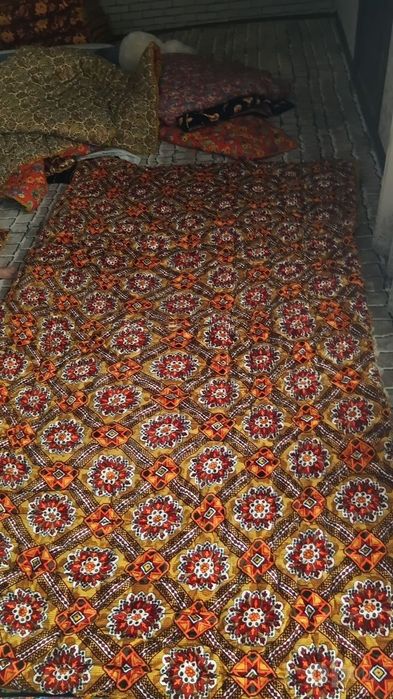 Ko'rpa ko'rpachalar sotiladi