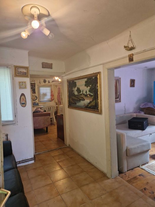 Casa locuibila  de vanzare