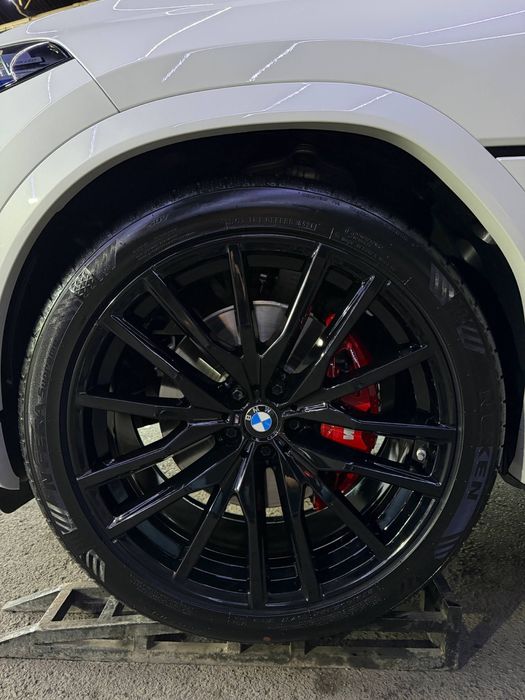 BMW Xl6 xDrive 40i 2025 год
