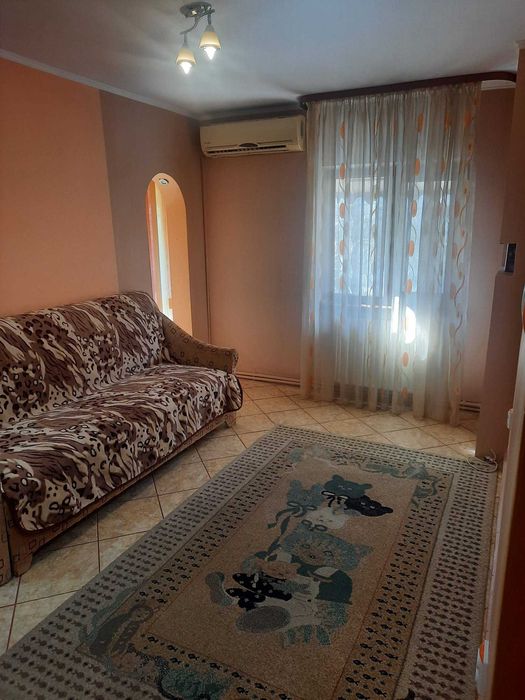 Inchiriez apartament cu 3 camere zona Ultracentrala