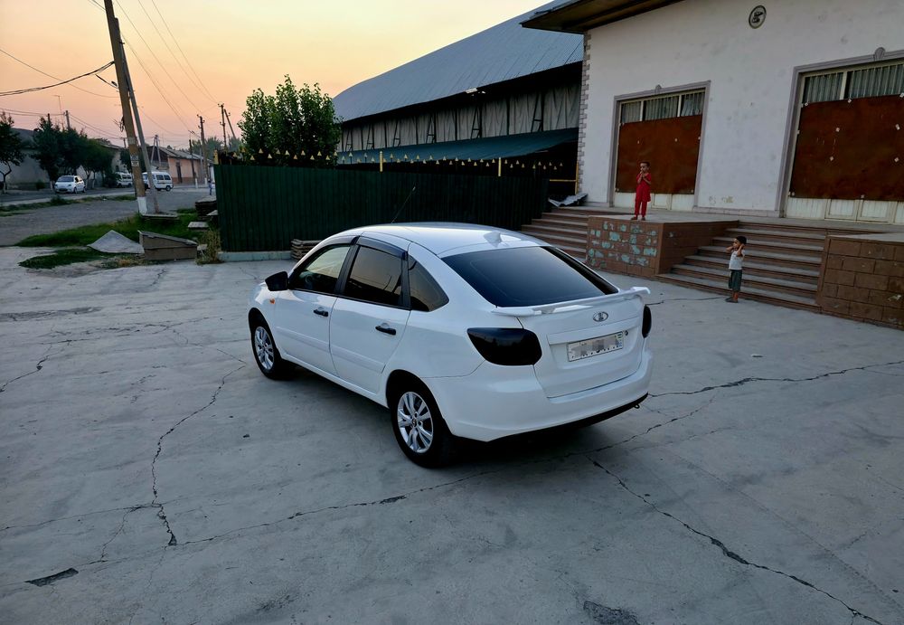 Lada Granta Sotiladi