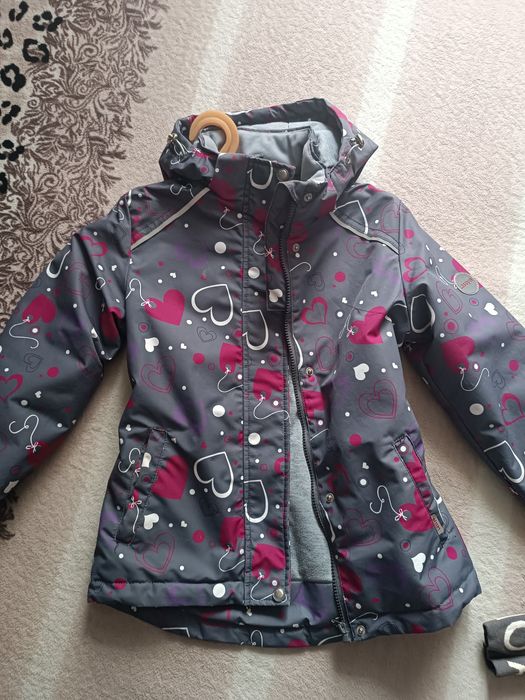 Продам подрастковую куртку женскию