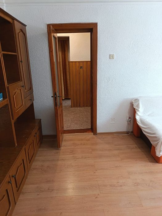 Închiriez apartament 60 mp Focșani.