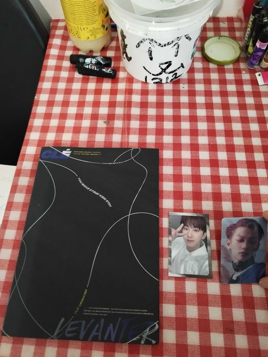 Stray Kids, CLÉ Levanter + карти