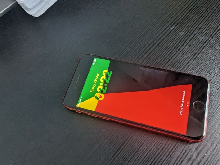 iPhone 8  rosu 64GB