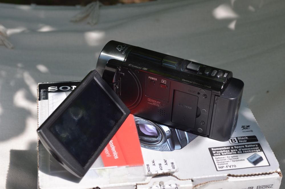 Дигитална видеокамера SONY CX130E