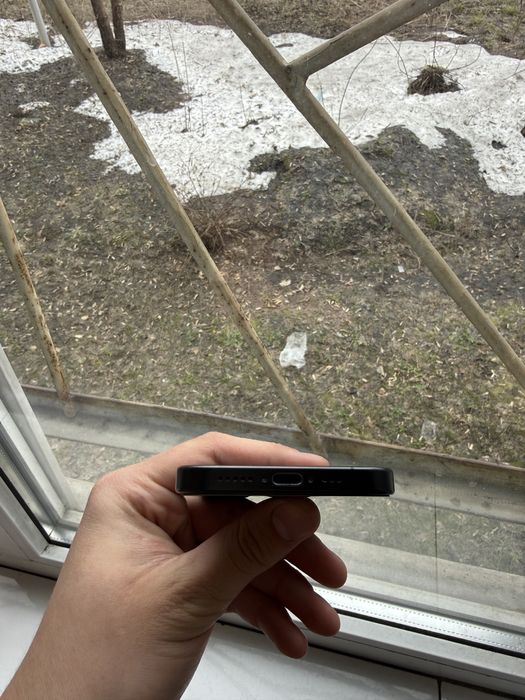 Продам iPhone 15 Pro